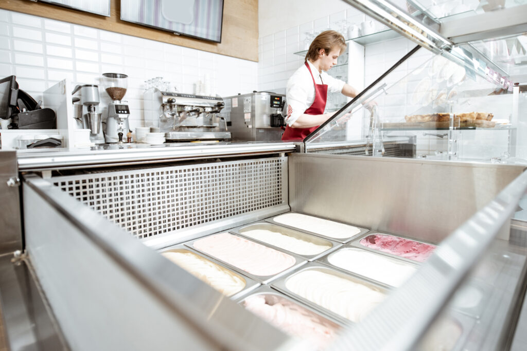 https://www.chefsdeal.com/blog/wp-content/uploads/2022/06/ice-cream-shop-equipment-in-the-pastry-shop-1024x683.jpg