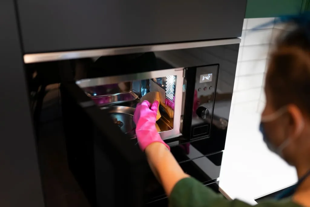Proper Cleaning Tips For Microwave Ovens