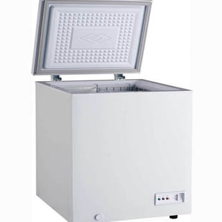 OMCAN 30-inch Chest Freezer With Solid Flat Top 